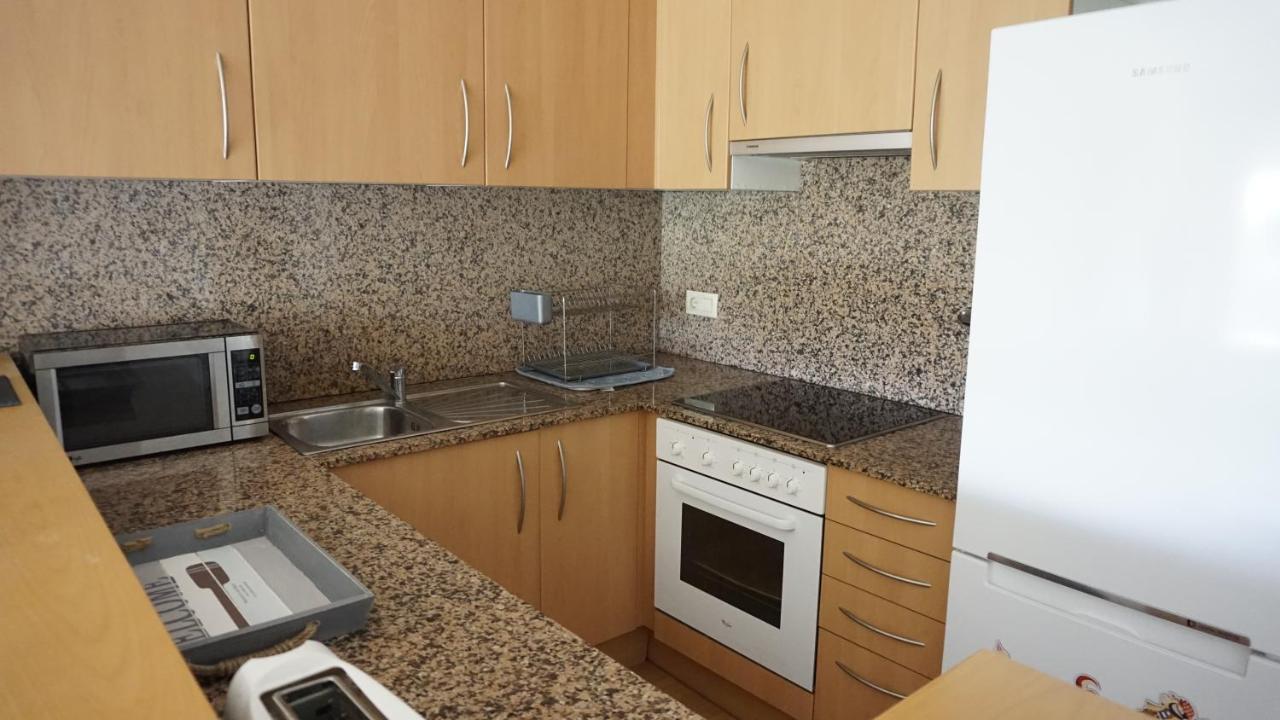 Encantador Apartamento Familiar 4 Px Con Terraza, Parking Y Wi-Fi En Llanca Exterior photo