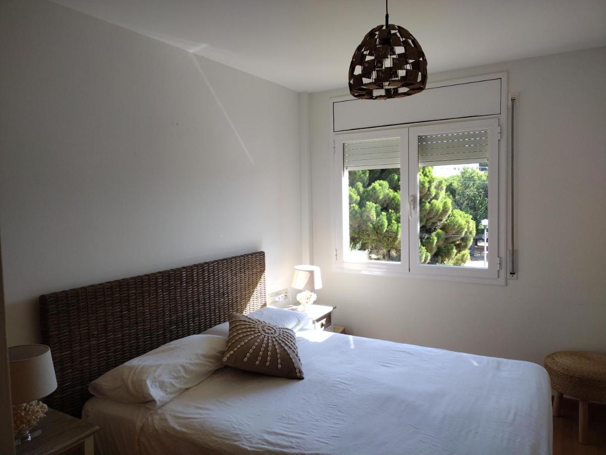 Encantador Apartamento Familiar 4 Px Con Terraza, Parking Y Wi-Fi En Llanca Exterior photo